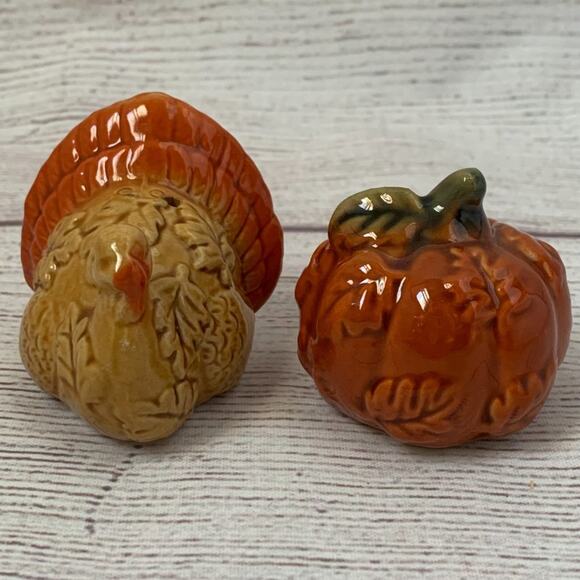 Thanksgiving Turkey and Pumpkin Salt and Pepper Shaker Set Fall Dining Decor - Picture 2 of 10